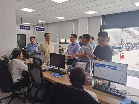 16fe98703bf1cacbbc1bd38bfafcf0a